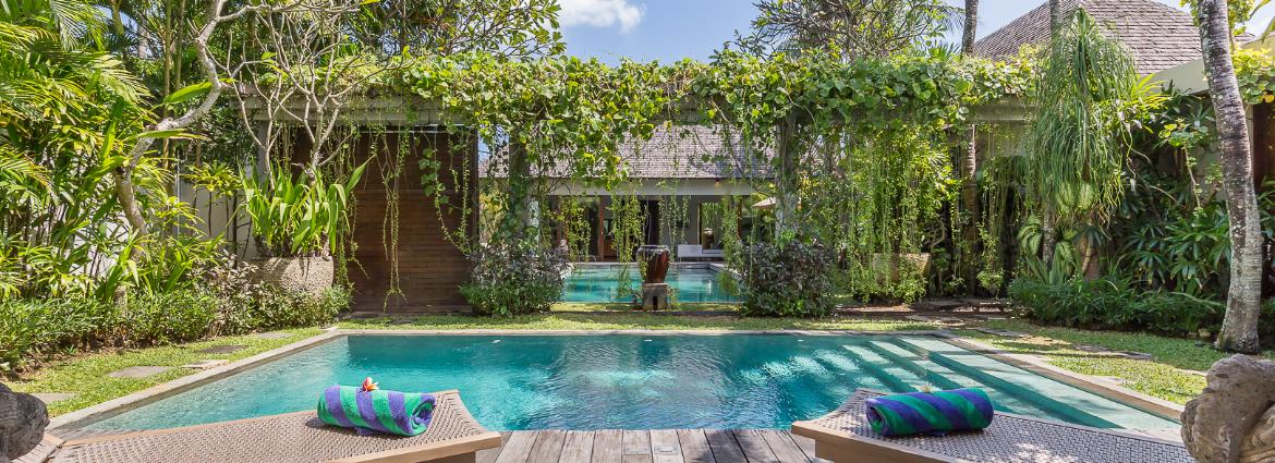 GoVillaBali.com :Rent a villa  Eshara 8 bedrooms - Entire complex  in  Seminyak