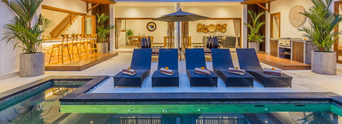 GoVillaBali.com :Rent a villa  Lima  in  Kerobokan